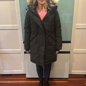 Woman’s XL Canada goose parka jacket. Never worn, new, with tags.